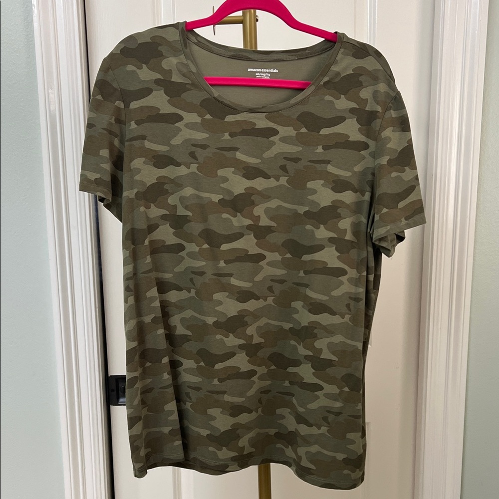 Amazon Essentials Camouflage Short Sleeve Tee
